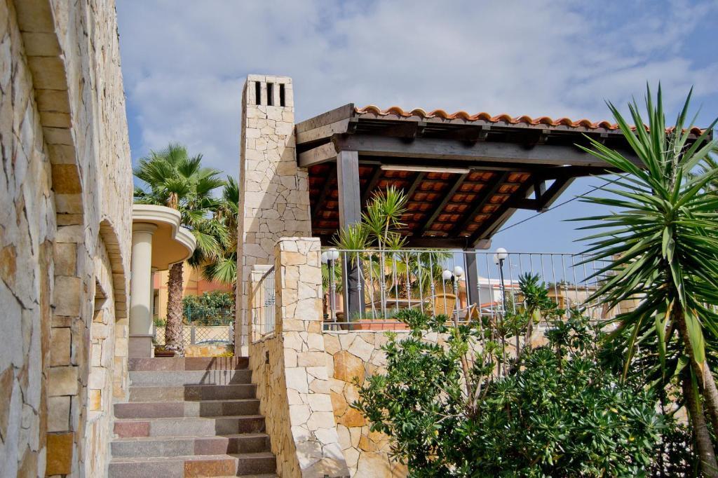Hotel Libyssonis Porto Torres Exterior photo