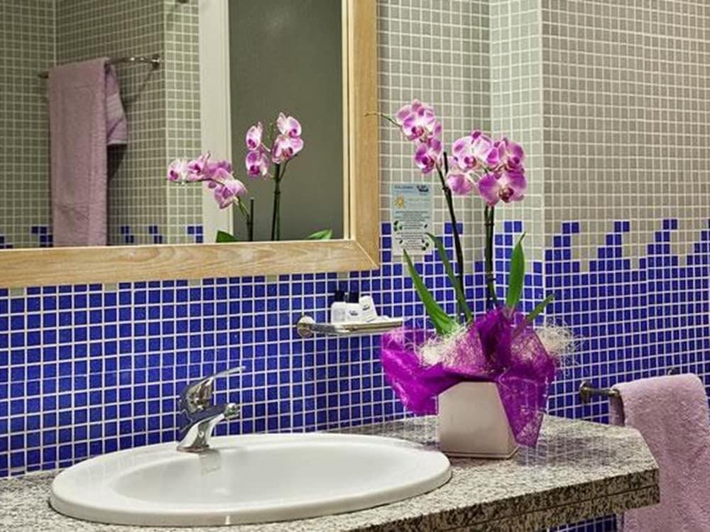 Hotel Libyssonis Porto Torres Exterior photo